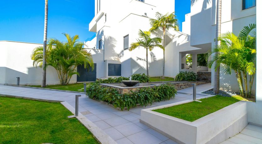 Photo of Sea & Sierra