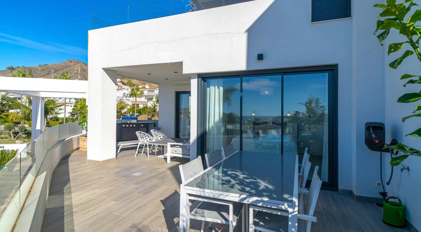 Photo of Sea & Sierra