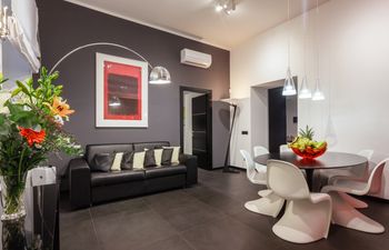 Urban Outlook Holiday Home