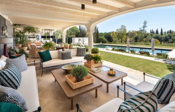 Shimmering Gold Holiday Home