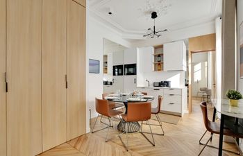 A Paris Vision Holiday Home