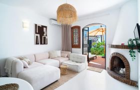 Photo of raffia-rattan