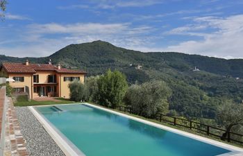 Tuscan Vistas Holiday Home