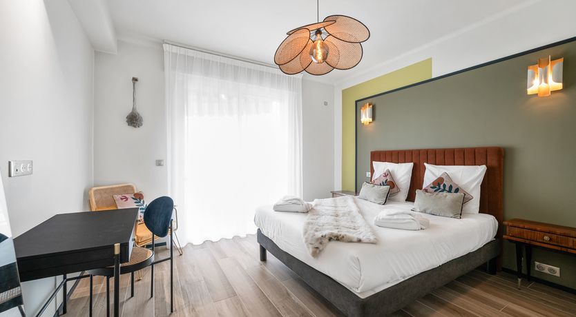 Photo of Croisette Strolls