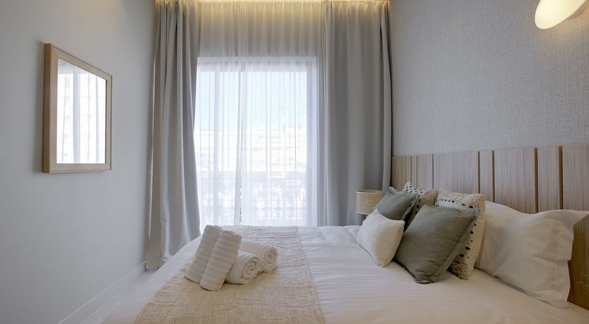 Photo of Cosmopolitan Scene