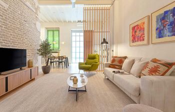 Orange Jewel Holiday Home