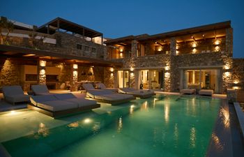 Delian Echoes Holiday Home