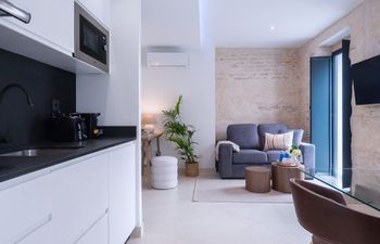 The Chic Patio Holiday Home