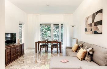 Pine Lake Holiday Home