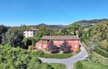 Luminous Tuscan Charm Holiday Home