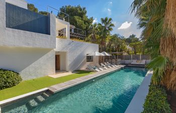 Symphony of Love Holiday Home