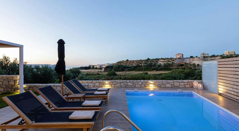 Photo of The Grand Cliff