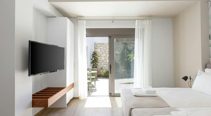 Photo of The Grand Cliff