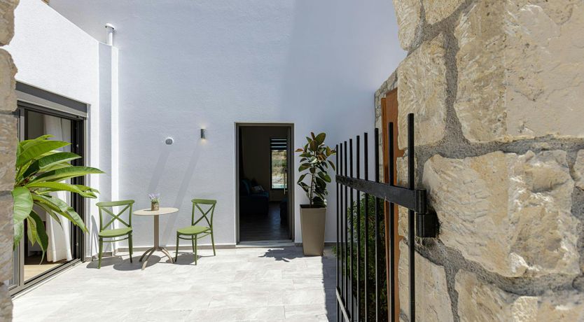 Photo of The Grand Cliff