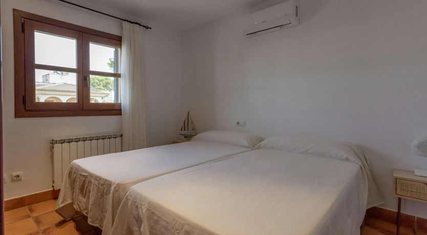 Photo of The Lively Coast