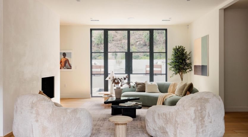 Photo of Crests of Glamour