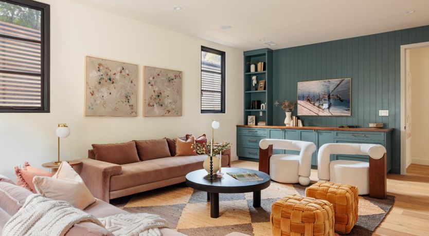 Photo of Crests of Glamour