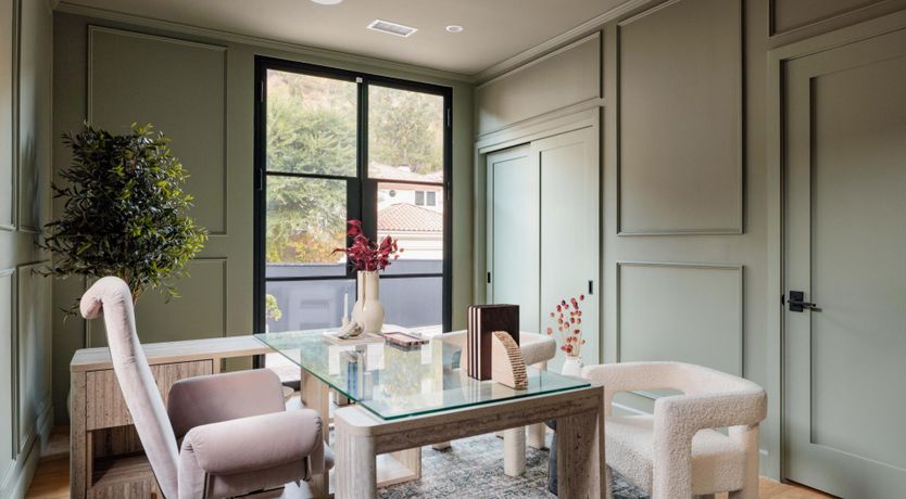 Photo of Crests of Glamour