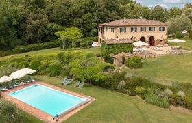 Photo of tuscan-promise