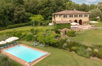 Tuscan Promise Holiday Home