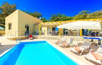 Grecian Urns Holiday Home