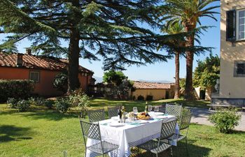 Tuscan Hearth Holiday Home
