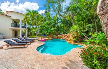 Mango Grove Holiday Home