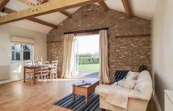 The Regal Orchard Holiday Home