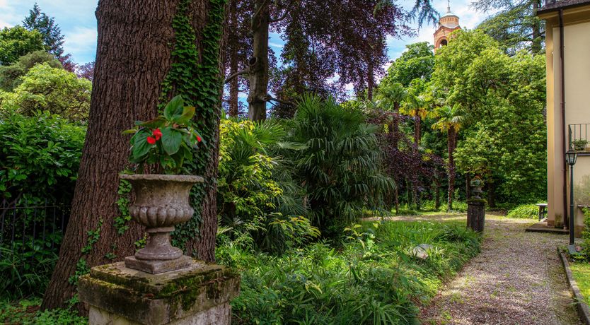 Photo of Lake Como Jewel