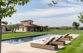 Photo of tuscan-tones
