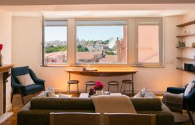 Photo of abril-bridge-vistas