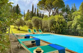 Photo of tuscan-peace