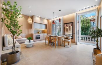 Touch of Light Holiday Home