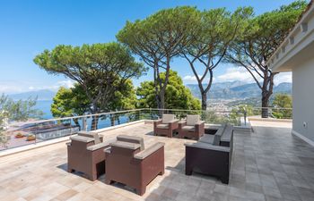 Villa Retreat Holiday Home