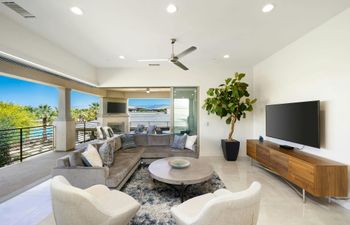 Warm Vista Holiday Home