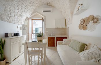 Ivory Light Holiday Home