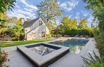 In the Shadows of Palms Holiday Home