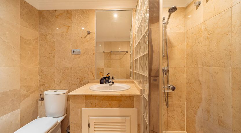 Photo of Jade & Quartz