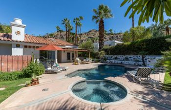 Desert Shadow Holiday Home