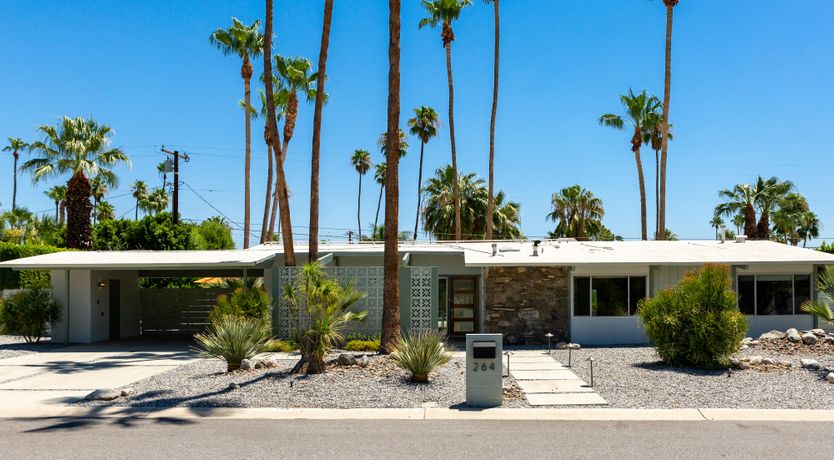 Photo of It's a Mid-Mod Thing