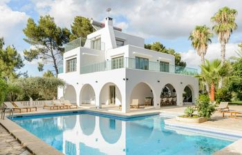 Sustainable Serenity Holiday Home