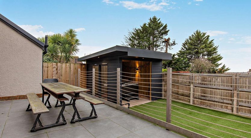 Photo of 6 Bed in Prestatyn