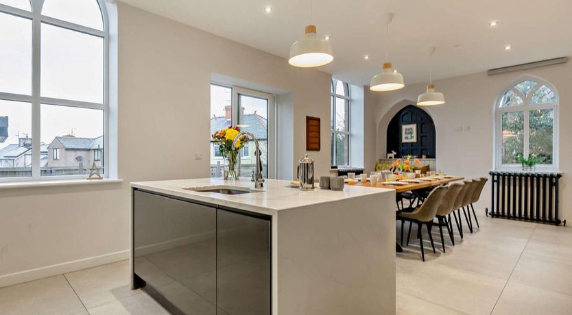 Photo of 6 Bed in Prestatyn