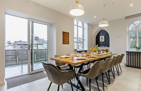 Photo of 6-bed-in-prestatyn