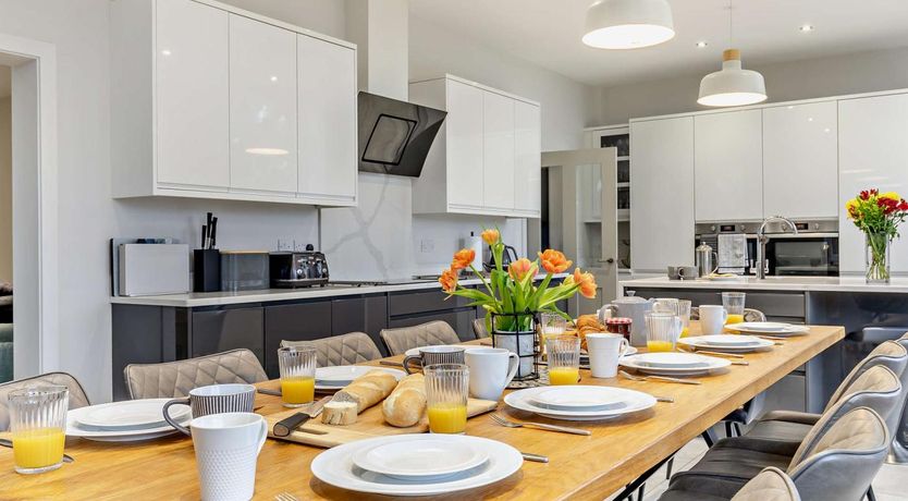 Photo of 6 Bed in Prestatyn