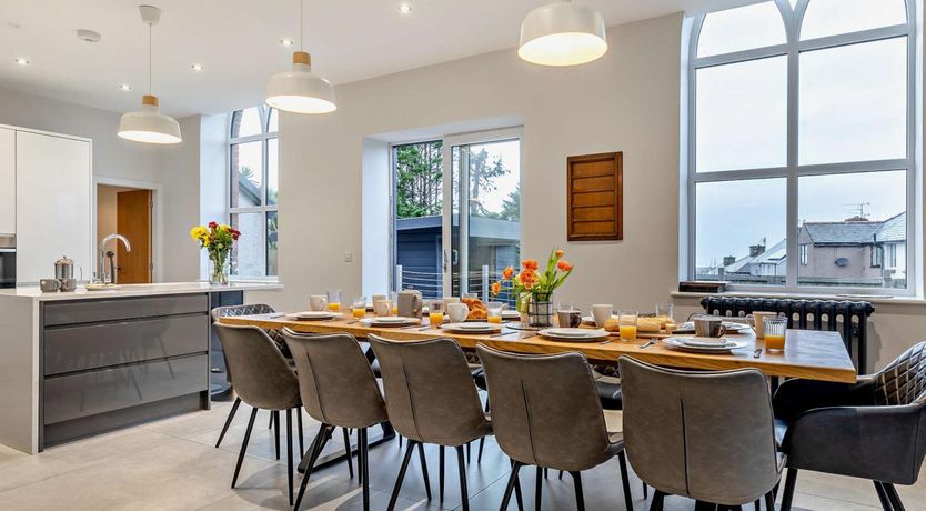 Photo of 6 Bed in Prestatyn