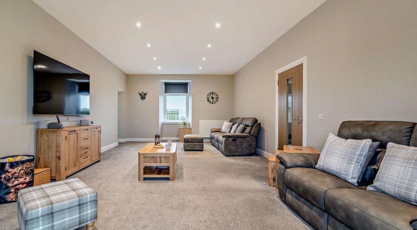 Photo of 3 Bed in Girvan