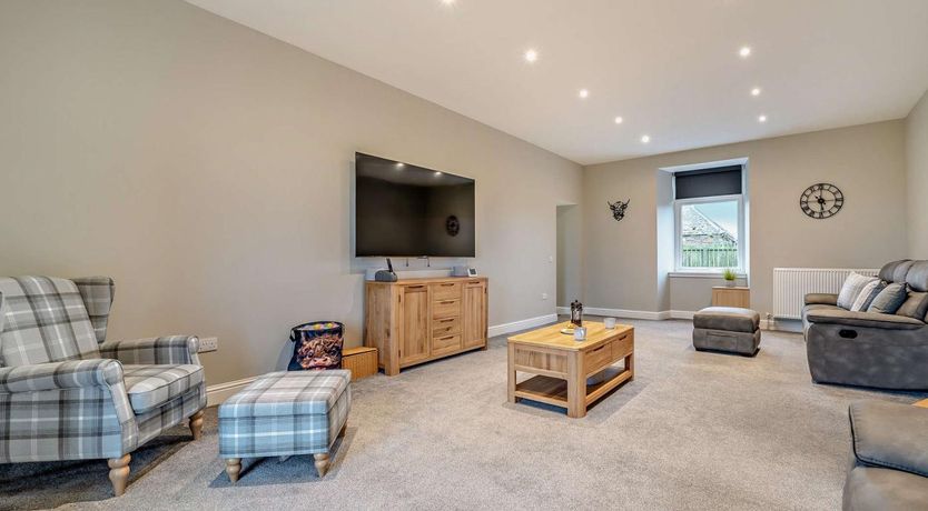 Photo of 3 Bed in Girvan