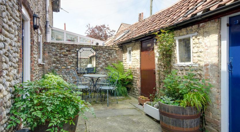 Photo of 2 Bed in Holt