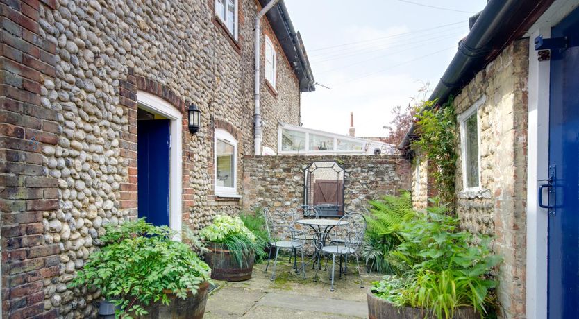 Photo of 2 Bed in Holt